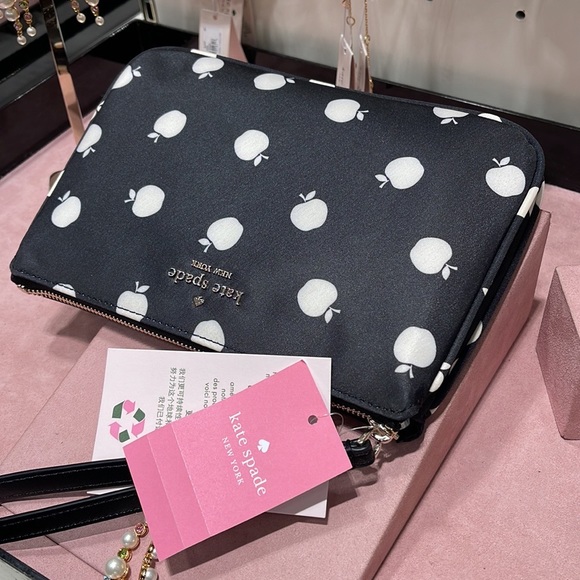 Kate Spade Chelsea Medium Wristlet Pouch - Picture 14 of 16